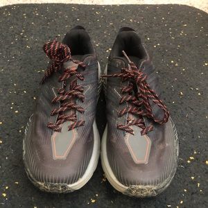 Hoka Speedgoat 4
M8.5 wide